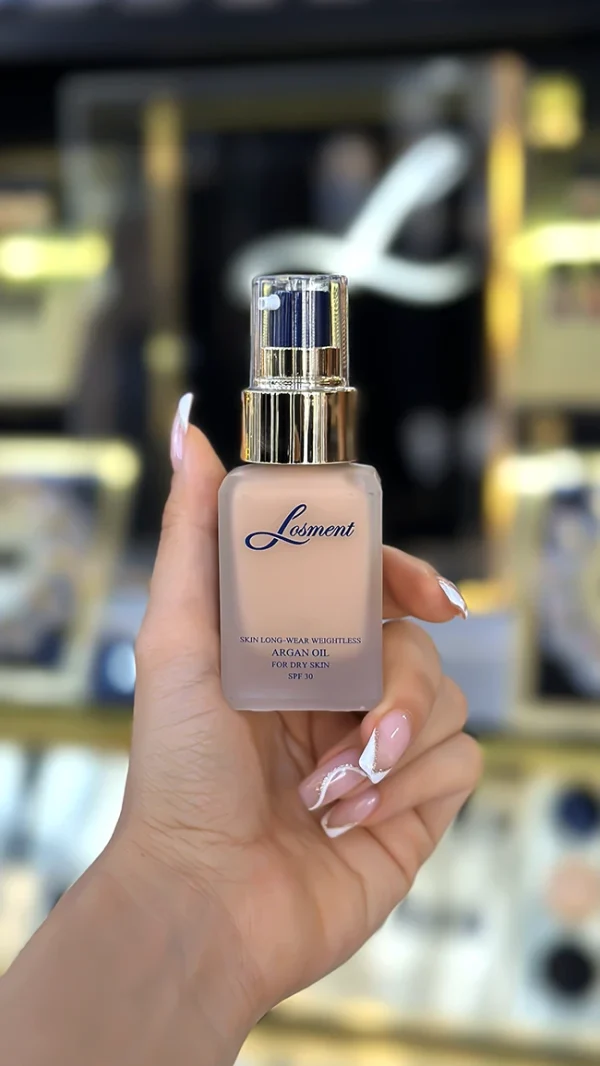 کرم پودر لوسمنت SPF30 با روغن آرگان و آلوئهورا حجم ۳۵ میل کرم پودر پمپی لوسمنت SPF30 حاوی روغن آرگان و آلوئهورا ۳۵ میل