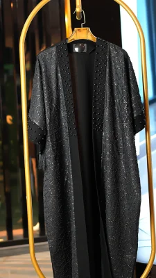 مانتو مجلسی زنانه با یقه کار شده با مروارید مشکی و آستین کیمونو، فری‌سایز مناسب ۴۰ تا ۴۸