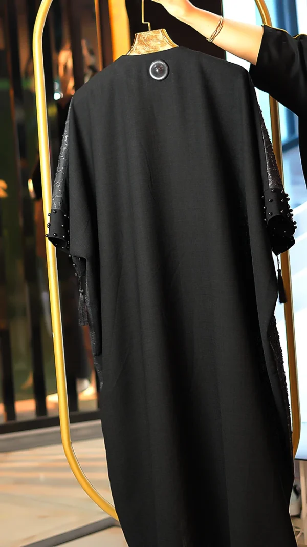 مانتو مجلسی زنانه با یقه کار شده با مروارید مشکی و آستین کیمونو، فری‌سایز مناسب ۴۰ تا ۴۸