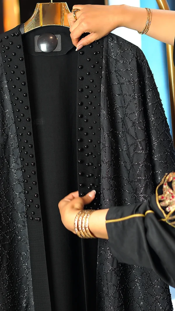 مانتو مجلسی زنانه با یقه کار شده با مروارید مشکی و آستین کیمونو، فری‌سایز مناسب ۴۰ تا ۴۸