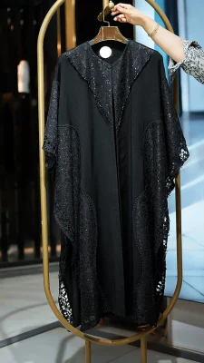 مانتوی عبایی مشکی زنانه با طراحی گیپور و پارچه کرسپو ترک