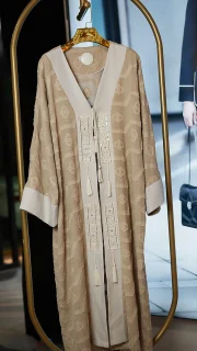 مانتو گیپور حریر سایز بزرگ با طراحی سنتی و بند منگوله‌دار