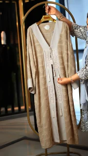 مانتو گیپور حریر سایز بزرگ با طراحی سنتی و بند منگوله‌دار