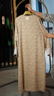 مانتو گیپور حریر سایز بزرگ با طراحی سنتی و بند منگوله‌دار