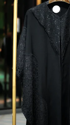 مانتوی عبایی مشکی زنانه با طراحی گیپور و پارچه کرسپو ترک