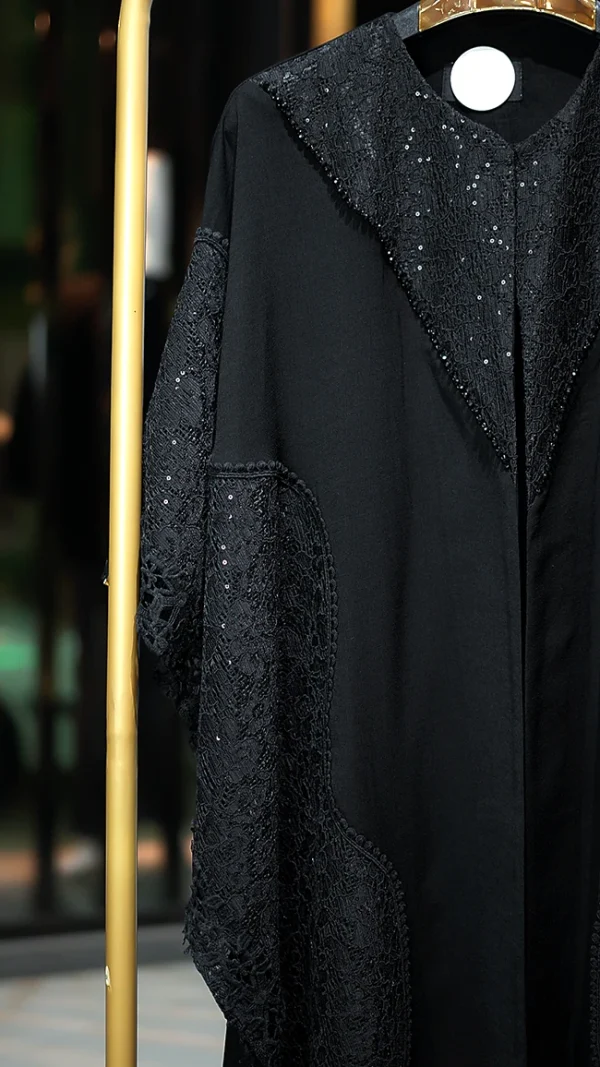 مانتوی عبایی مشکی زنانه با طراحی گیپور و پارچه کرسپو ترک