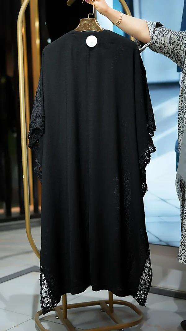 مانتوی عبایی مشکی زنانه با طراحی گیپور و پارچه کرسپو ترک