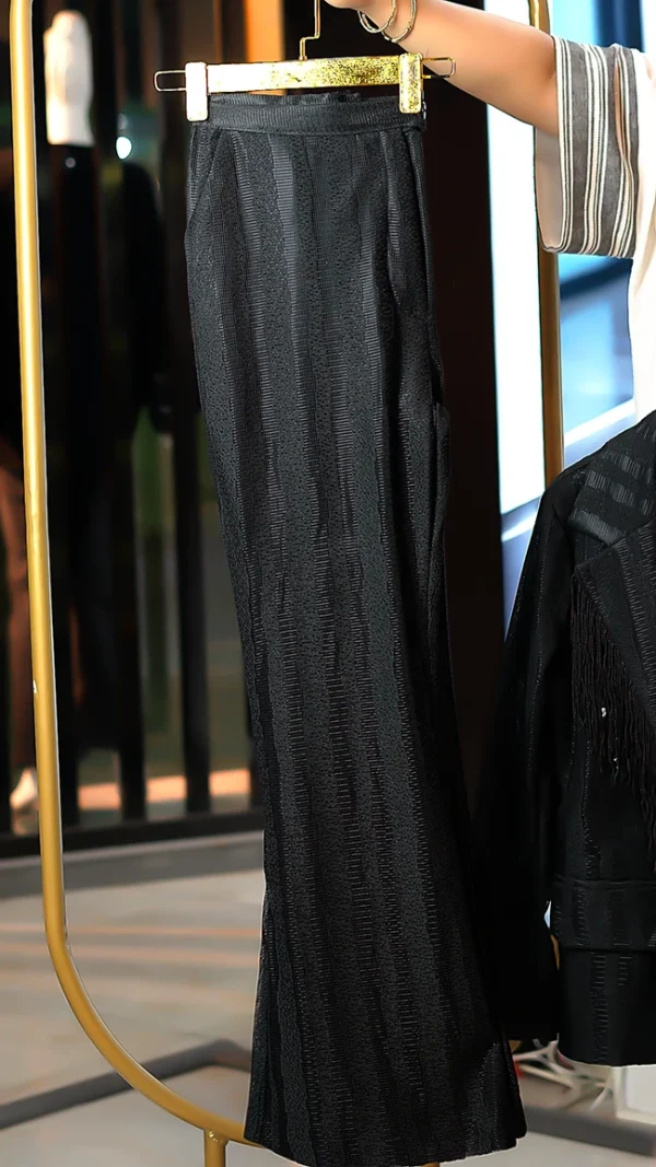 کت‌وشلوار زنانه مجلسی با پارچه گیپور وارداتی شیک و خاص