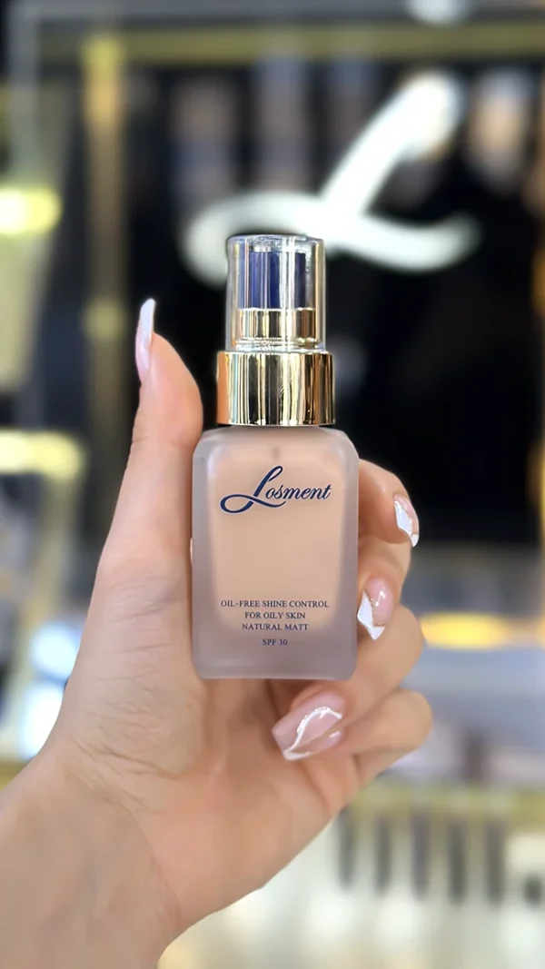 کرم پودر پمپی لوسمنت SPF30 فاقد چربی مناسب پوست چرب