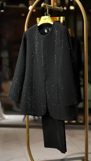 ست کت و شلوار زنانه ترک نگین‌دار با پارچه مازراتی و شلوار دمپا