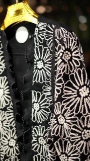 کت مانتو گیپور گل برجسته زنانه با دوخت تمیز و سرآستین خاص