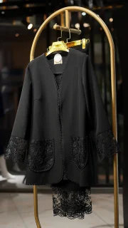 کت و شلوار مازراتی زنانه با طراحی گیپوردار شیک