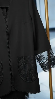 کت و شلوار مازراتی زنانه با طراحی گیپوردار شیک