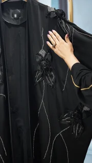 مانتو عبایی ساتن مرواریدی گل‌دوزی‌دار زنانه فری‌سایز قد ۱۳۸ سانتی‌متر