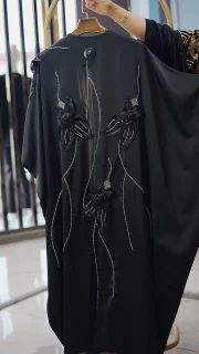 مانتو عبایی ساتن مرواریدی گل‌دوزی‌دار زنانه فری‌سایز قد ۱۳۸ سانتی‌متر