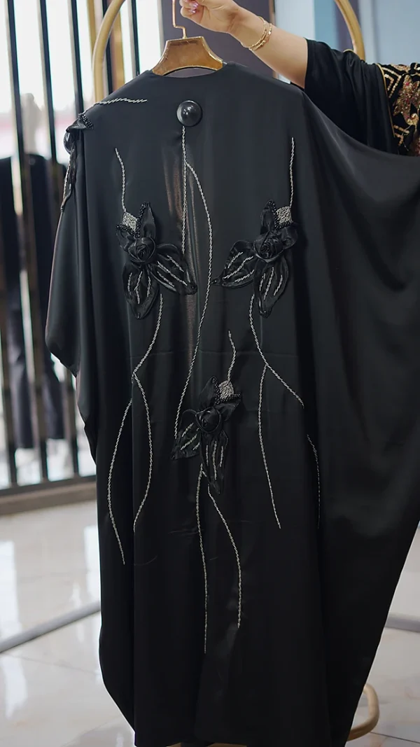 مانتو عبایی ساتن مرواریدی گل‌دوزی‌دار زنانه فری‌سایز قد ۱۳۸ سانتی‌متر