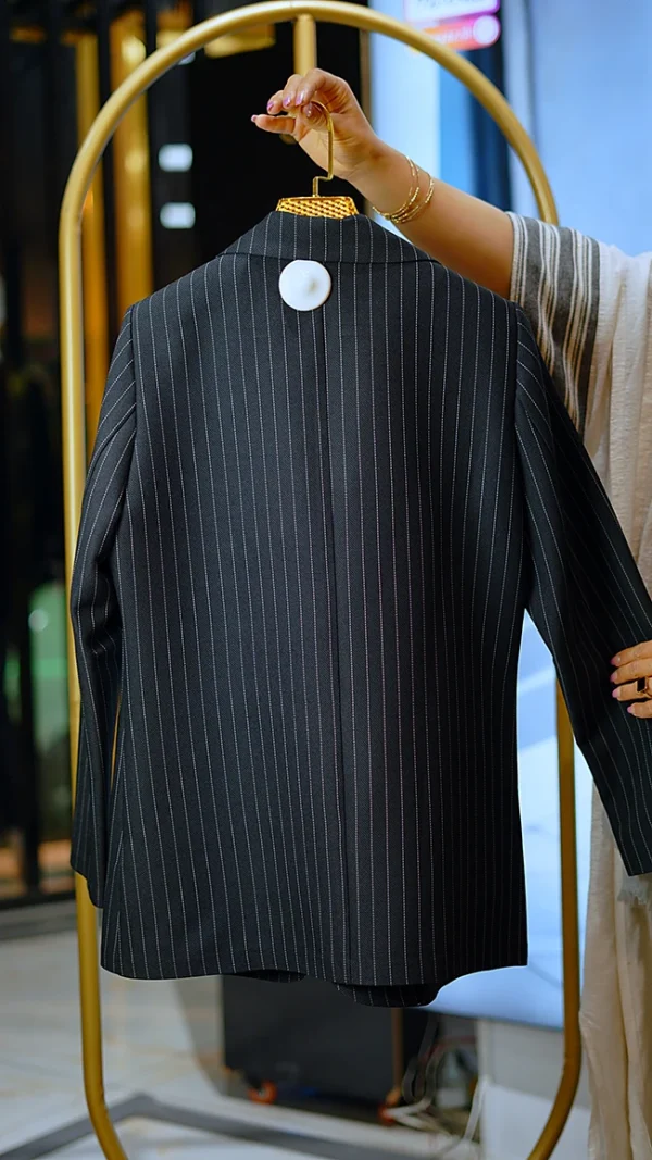 کت رسمی زنانه مشکی مدل جاسمین پارچه مازراتی دیپلمات یقه انگلیسی