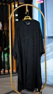 مانتو عبایی مجلسی مشکی زنانه جلو کار شده فری‌سایز 38 تا 48 قد 120 سانتی‌متر