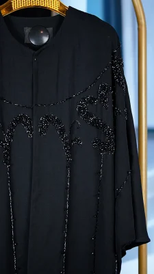 مانتو عبایی مجلسی مشکی زنانه جلو کار شده فری‌سایز 38 تا 48 قد 120 سانتی‌متر