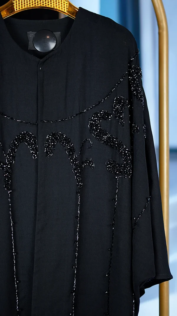 مانتو عبایی مجلسی مشکی زنانه جلو کار شده فری‌سایز 38 تا 48 قد 120 سانتی‌متر