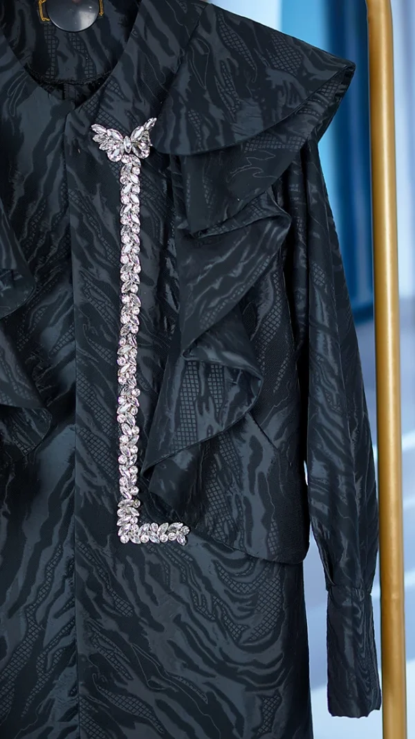 مانتو مجلسی ژاکارد مشکی زنانه کارشده جلو با قد 120 سانتی‌متر سایز 38 تا 46