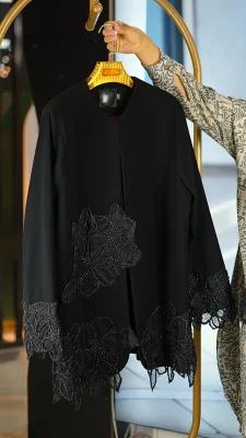 مانتوی مجلسی زنانه کرپ مرویجت با گل برجسته پایین و آستین سایز 38 تا 48 قد 80 سانت