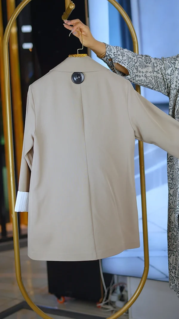 کت تک دکمه‌دار زنانه مازراتی کج‌راه آستین پاکتی یقه انگلیسی قد 72 سانتی‌متر سایز 38 تا 44