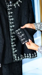 کت و شلوار گیپور زنانه مجلسی با جواهر دوزی و آسترکشی کامل سایز 38 تا 48