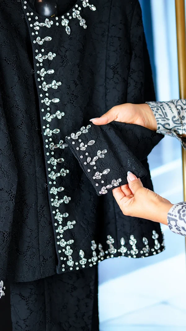 کت و شلوار گیپور زنانه مجلسی با جواهر دوزی و آسترکشی کامل سایز 38 تا 48