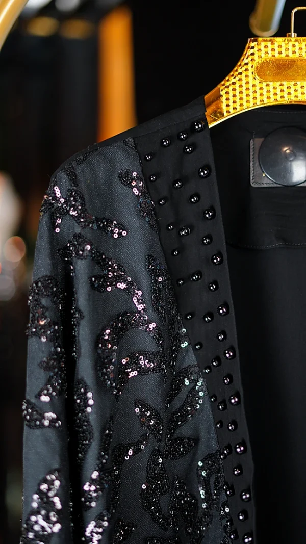 مانتو زنانه آستین کیمونو پولک‌دار با جلو گیپور و مرواریددوزی