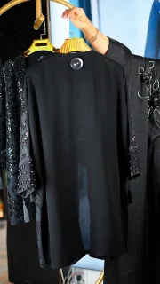 مانتو زنانه آستین کیمونو پولک‌دار با جلو گیپور و مرواریددوزی