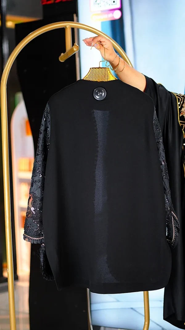 مانتو زنانه رسمی و مجلسی با جلو گیپور برجسته و جواهر دوزی