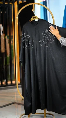 مانتو عبایی مجلسی پانچ ساتن کارشده مشکی