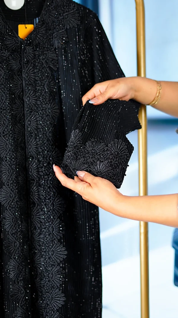 مانتو مجلسی شاین‌دار نوار دانتل بلند